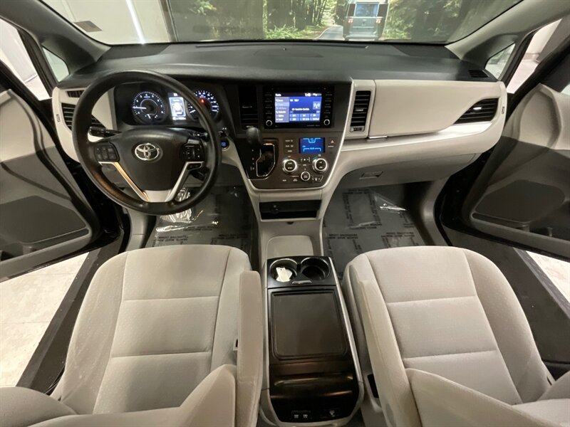 2020 Toyota Sienna LE 8-Passenger 3.5L V6 / 1-OWNER / Backup Camera  / Captain Chairs /112K Miles - Photo 17 - Gladstone, OR 97027