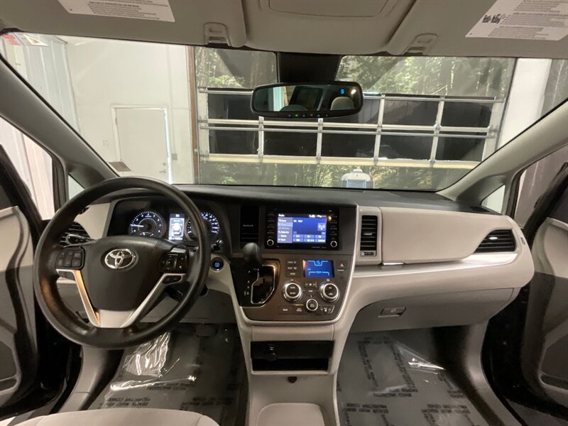 2020 Toyota Sienna LE 8-Passenger 3.5L V6 / 1-OWNER / Backup Camera  / Captain Chairs /112K Miles - Photo 34 - Gladstone, OR 97027