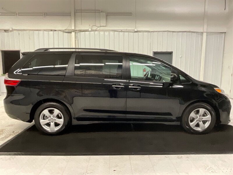 2020 Toyota Sienna LE 8-Passenger 3.5L V6 / 1-OWNER / Backup Camera  / Captain Chairs /112K Miles - Photo 4 - Gladstone, OR 97027