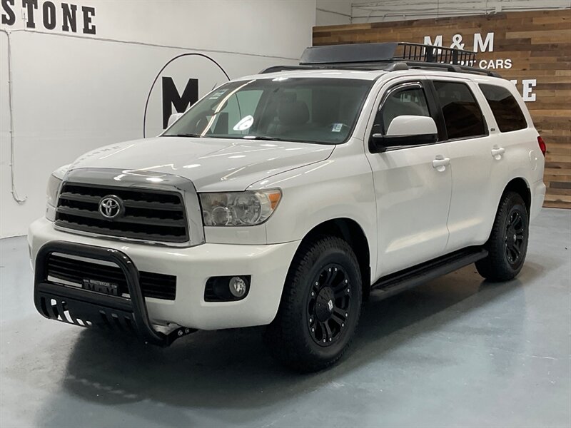 2014 Toyota Sequoia SR5's photo