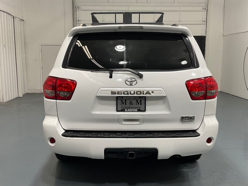 2014 Toyota Sequoia / SR5 4x4 / 5.7L V8/ Leather / Sunroof / NEW TIRES  / 3RD ROW SEAT / Navigation & Backup Camera / Heated Leather Seats / Luggage Rack & BullBar / LOCAL SUV w. ZERO RUST - Photo 6 - Gladstone, OR 97027