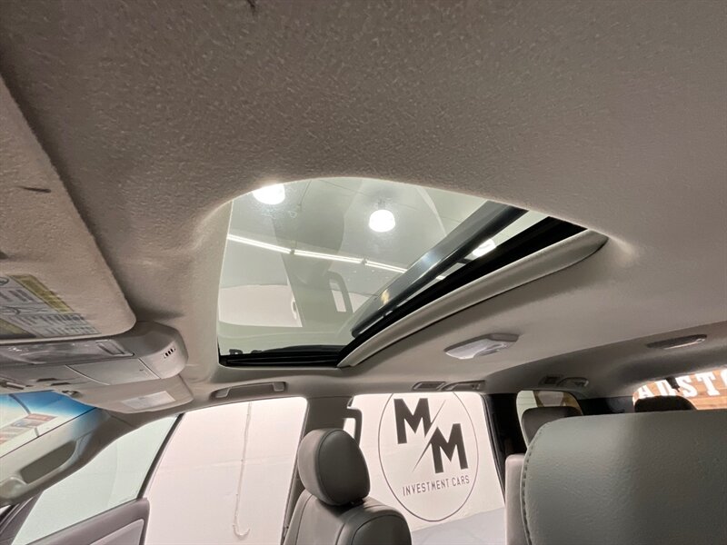 2014 Toyota Sequoia / SR5 4x4 / 5.7L V8/ Leather / Sunroof / NEW TIRES  / 3RD ROW SEAT / Navigation & Backup Camera / Heated Leather Seats / Luggage Rack & BullBar / LOCAL SUV w. ZERO RUST - Photo 10 - Gladstone, OR 97027