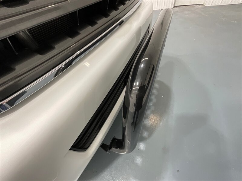 2014 Toyota Sequoia / SR5 4x4 / 5.7L V8/ Leather / Sunroof / NEW TIRES  / 3RD ROW SEAT / Navigation & Backup Camera / Heated Leather Seats / Luggage Rack & BullBar / LOCAL SUV w. ZERO RUST - Photo 31 - Gladstone, OR 97027