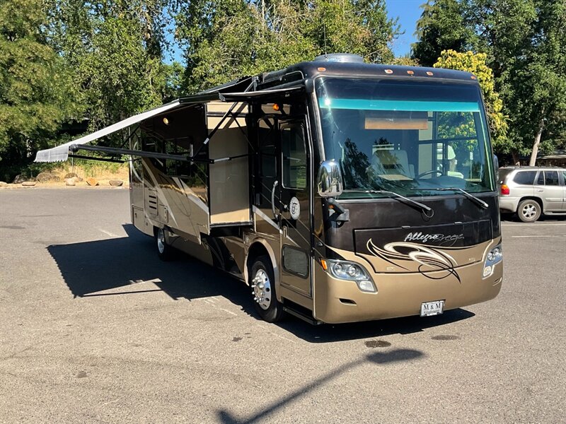 2011 Tiffin 32BR   - Photo 9 - Gladstone, OR 97027