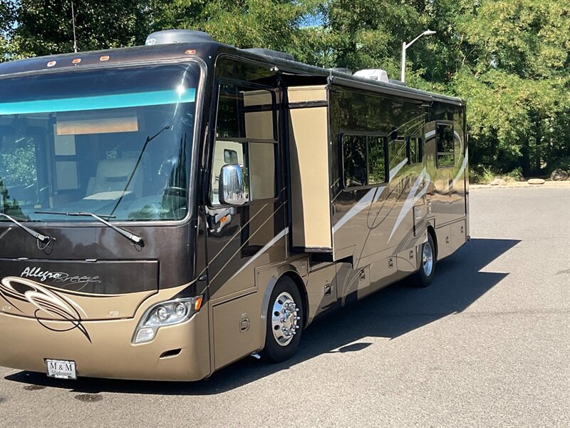 2011 Tiffin 32BR   - Photo 3 - Gladstone, OR 97027