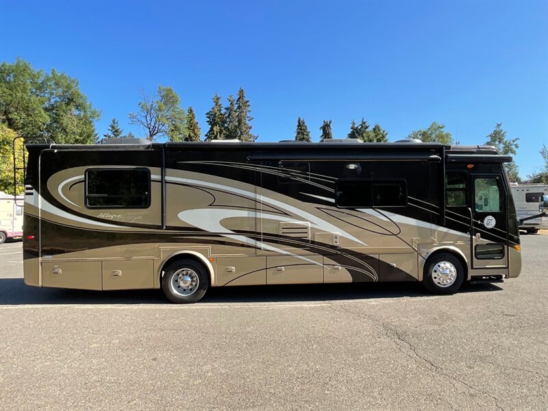 2011 Tiffin 32BR   - Photo 5 - Gladstone, OR 97027