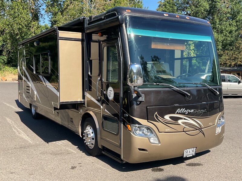 2011 Tiffin 32BR   - Photo 2 - Gladstone, OR 97027