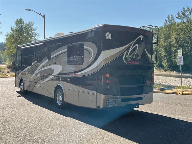 2011 Tiffin 32BR   - Photo 82 - Gladstone, OR 97027