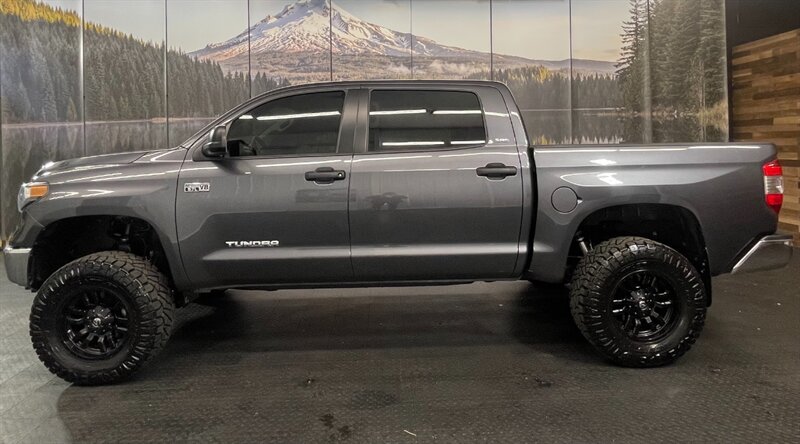 2021 Toyota Tundra SR5 CrewMax 4X4 /5.7   - Photo 3 - Gladstone, OR 97027