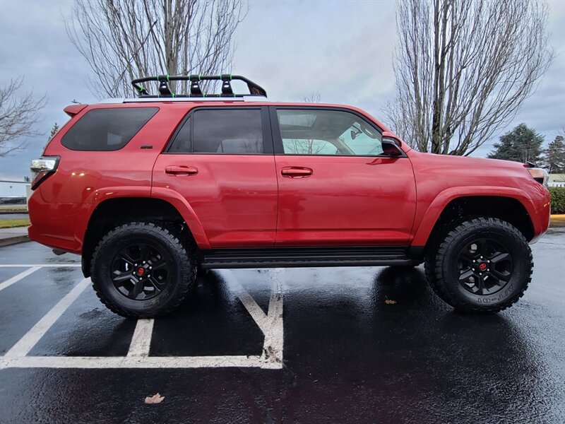 2014 Toyota 4Runner SR5 Premium  / FULLY LOADED / SUN ROOF / 7-PASSENGER / NEW TIRES + LIFT / TOP SHAPE !! - Photo 4 - Portland, OR 97217