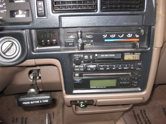 1995 Toyota 4Runner SR5 V6   - Photo 26 - Portland, OR 97217