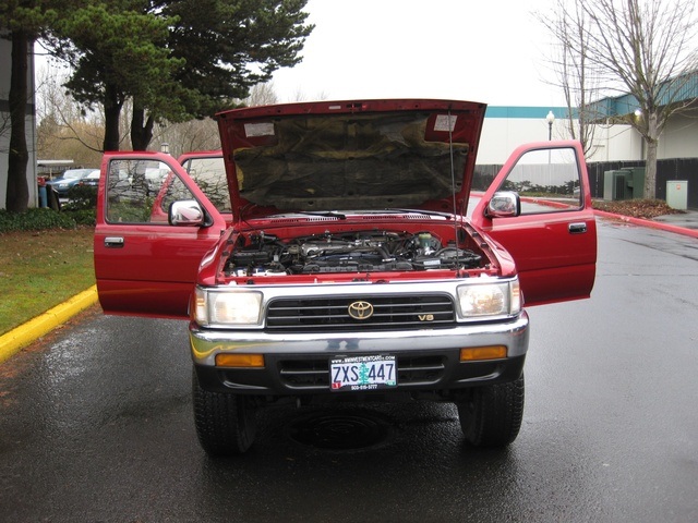 1995 Toyota 4Runner SR5 V6   - Photo 33 - Portland, OR 97217