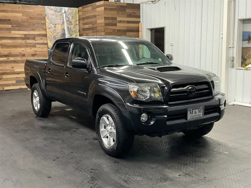 2009 Toyota Tacoma V6 TRD SPORT PKG Double Cab 4X4 / V6 / 1-OWNER  LOCAL OREGON TRUCK / RUST FREE / Backup Camera / SHARP & CLEAN !! - Photo 2 - Gladstone, OR 97027