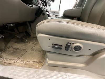 2003 Chevrolet Suburban 2500 LT 4X4 8.1L V8 / 1-OWNER LOCAL / LOW MILES  / Leather Heated Seats / Sunroof /3RD ROW SEAT - Photo 39 - Gladstone, OR 97027