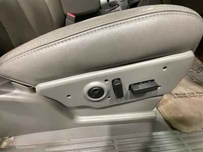 2003 Chevrolet Suburban 2500 LT 4X4 8.1L V8 / 1-OWNER LOCAL / LOW MILES  / Leather Heated Seats / Sunroof /3RD ROW SEAT - Photo 40 - Gladstone, OR 97027