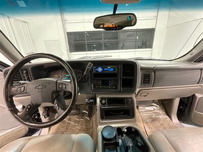 2003 Chevrolet Suburban 2500 LT 4X4 8.1L V8 / 1-OWNER LOCAL / LOW MILES  / Leather Heated Seats / Sunroof /3RD ROW SEAT - Photo 47 - Gladstone, OR 97027