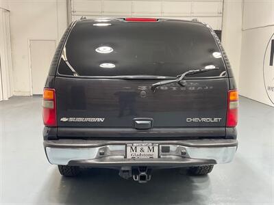 2003 Chevrolet Suburban 2500 LT 4X4 8.1L V8 / 1-OWNER LOCAL / LOW MILES  / Leather Heated Seats / Sunroof /3RD ROW SEAT - Photo 6 - Gladstone, OR 97027
