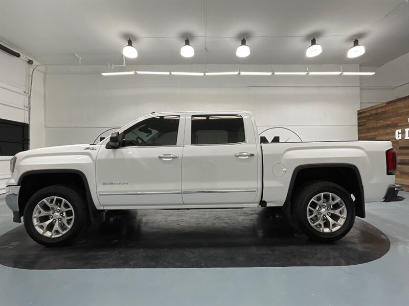 2017 GMC Sierra 1500 SLT Crew Cab 4X4 / 5.3L V8 / 1-OWNER /FULLY LOADED  / ZERO RUST - Photo 3 - Gladstone, OR 97027