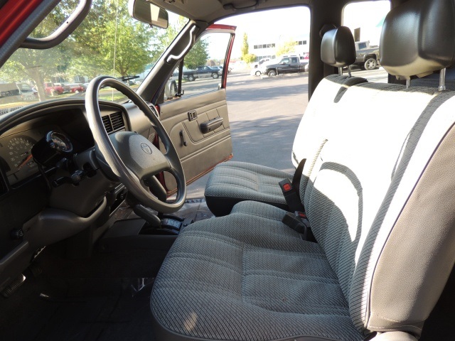 1992 Toyota Pickup Deluxe/ 4X4 / Xtra Cab / FRESH TIMING BELT SERVICE   - Photo 17 - Portland, OR 97217