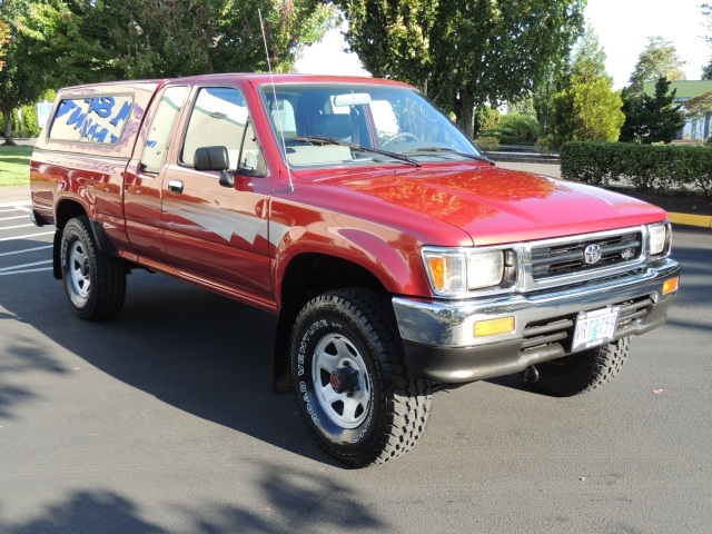 1992 Toyota Pickup Deluxe/ 4X4 / Xtra Cab / FRESH TIMING BELT SERVICE   - Photo 2 - Portland, OR 97217