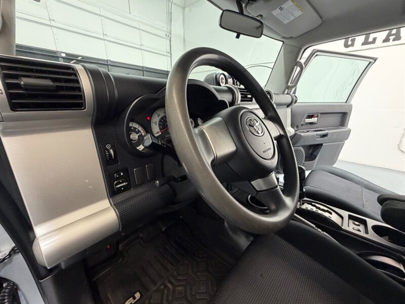 2008 Toyota FJ Cruiser Sport Utility 4X4 V6 / LIFTED / Backup Camera /Heated Seats - Photo 36 - Gladstone, OR 97027
