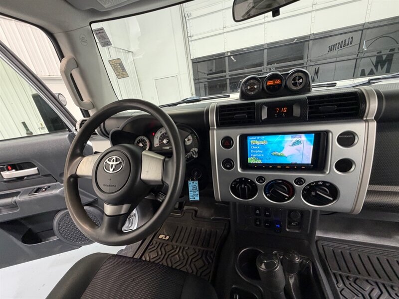 2008 Toyota FJ Cruiser Sport Utility 4X4 V6 / LIFTED / Backup Camera /Heated Seats - Photo 15 - Gladstone, OR 97027