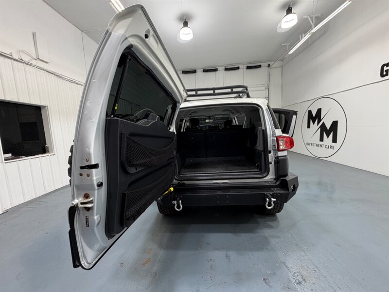 2008 Toyota FJ Cruiser Sport Utility 4X4 V6 / LIFTED / Backup Camera /Heated Seats - Photo 30 - Gladstone, OR 97027