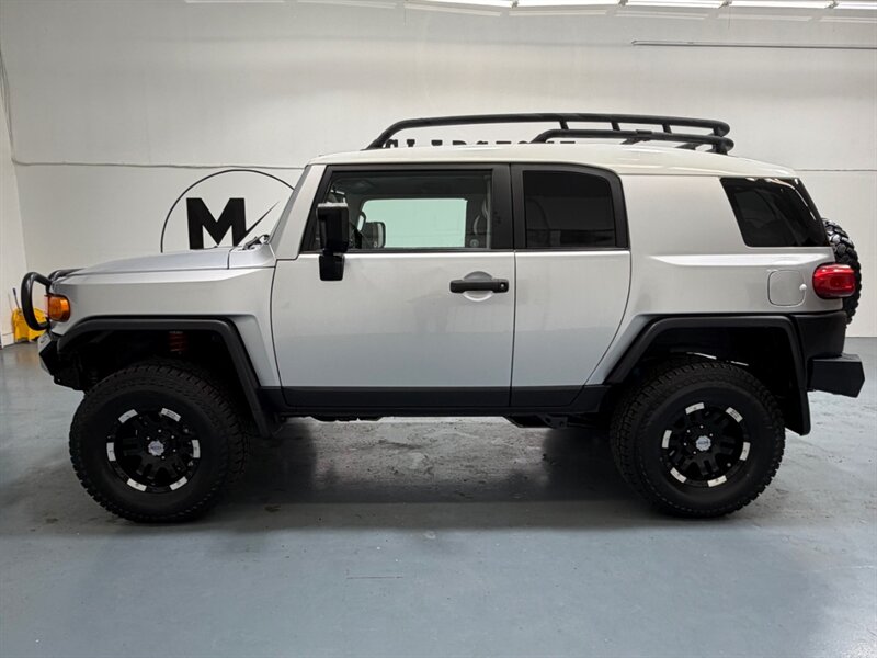 2008 Toyota FJ Cruiser Sport Utility 4X4 V6 / LIFTED / Backup Camera /Heated Seats - Photo 3 - Gladstone, OR 97027