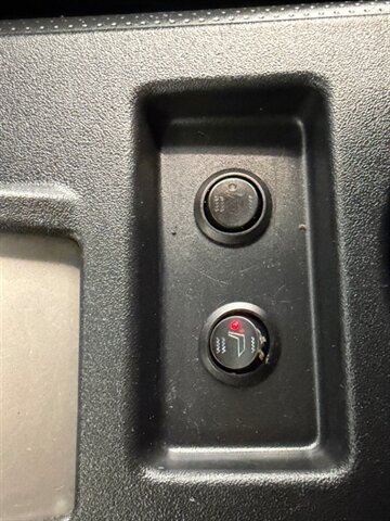 2008 Toyota FJ Cruiser Sport Utility 4X4 V6 / LIFTED / Backup Camera /Heated Seats - Photo 22 - Gladstone, OR 97027