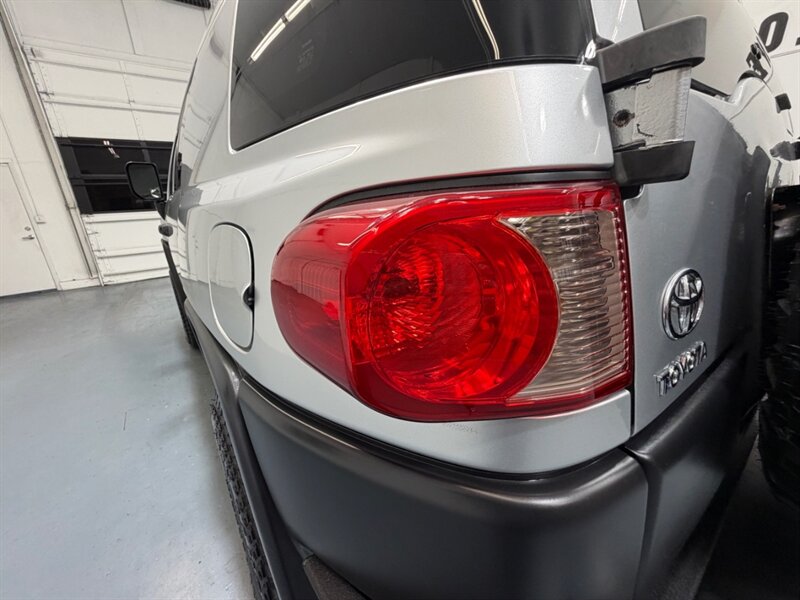 2008 Toyota FJ Cruiser Sport Utility 4X4 V6 / LIFTED / Backup Camera /Heated Seats - Photo 28 - Gladstone, OR 97027