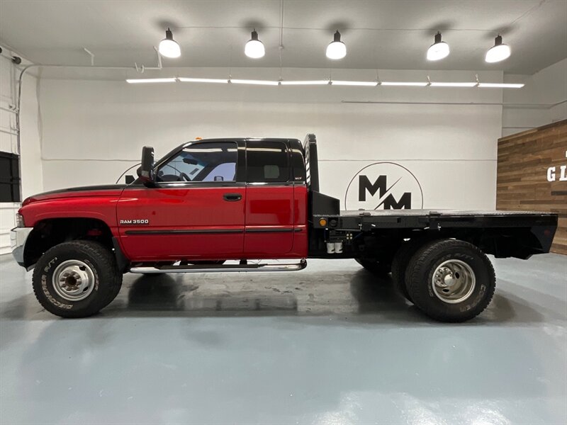 1998 Dodge Ram 3500 Laramie SLT 4X4 / 5.9L DIESEL / DUALLY / FLAT BED  / ZERO RUST / ONLY 119K MILES - Photo 3 - Gladstone, OR 97027