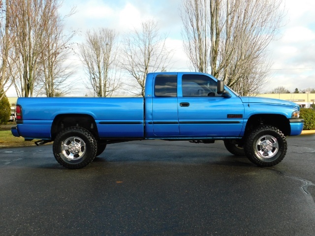 1999 Dodge Ram 2500 4X4 / 5.9 L CUMMINS DIESEL / Long Bed / LIFTED