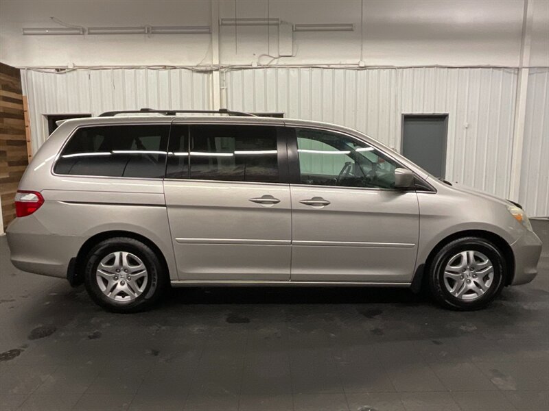 2007 Honda Odyssey EX-L MiniVan / Leather & Heated Seats / Sunroof  LOCAL OREGON VAN / GREAT SERVICE / CLEAN !!! - Photo 4 - Gladstone, OR 97027