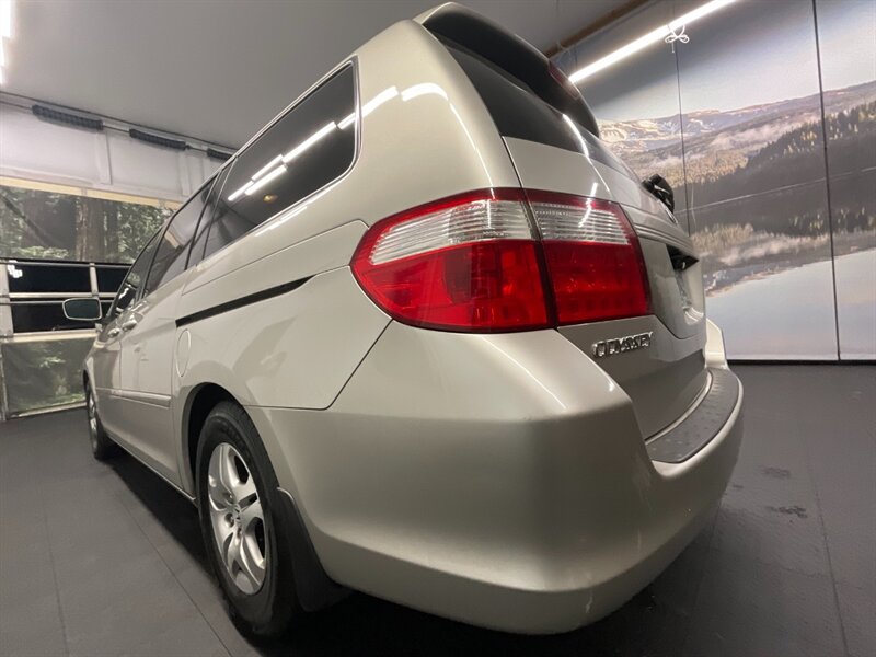 2007 Honda Odyssey EX-L MiniVan / Leather & Heated Seats / Sunroof  LOCAL OREGON VAN / GREAT SERVICE / CLEAN !!! - Photo 11 - Gladstone, OR 97027