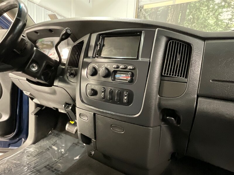 2005 Dodge Ram 3500 Laramie 4X4 / 5.9L DIESEL / DUALLY / FLAT BED  / LOCAL OREGON TRUCK / RUST FREE / Leather & Heated Seats / DUALLY / LONG BED / 119,000 MILES - Photo 19 - Gladstone, OR 97027