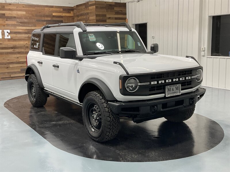 2023 Ford Bronco Black Diamond Advanced 4X4 / 2.3L ECOBOOST /MANUAL  / 7-SPEED MANUAL / HARD TOP / 4,000 MILES - Photo 2 - Gladstone, OR 97027