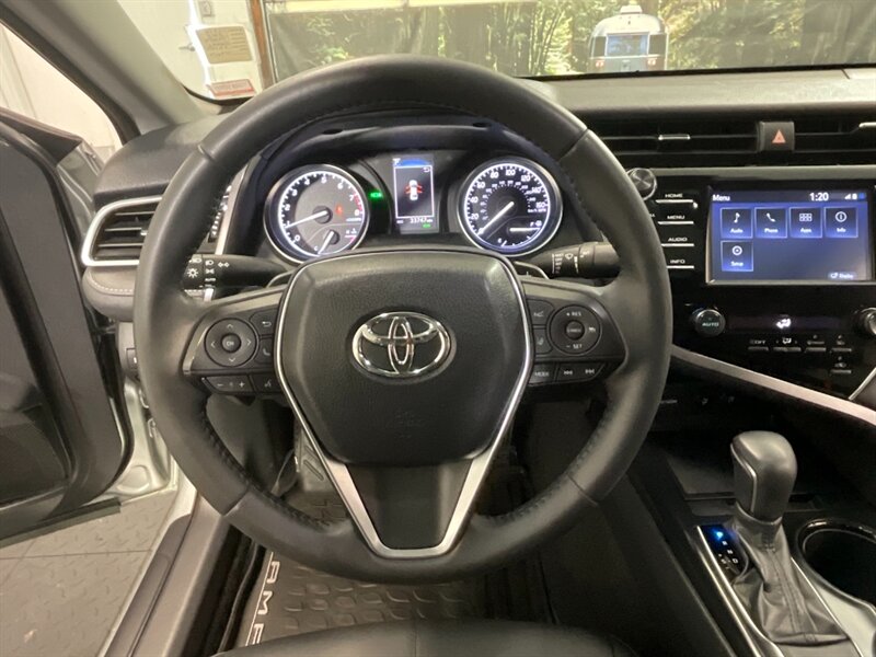 2018 Toyota Camry   - Photo 20 - Gladstone, OR 97027