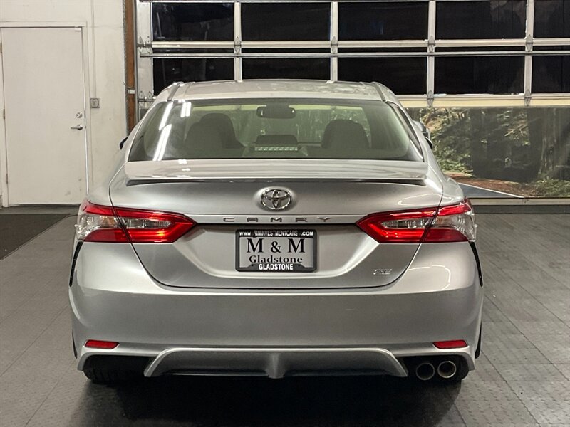 2018 Toyota Camry   - Photo 6 - Gladstone, OR 97027