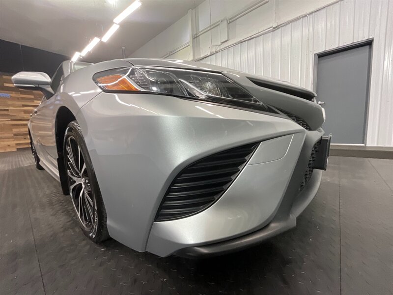 2018 Toyota Camry   - Photo 10 - Gladstone, OR 97027