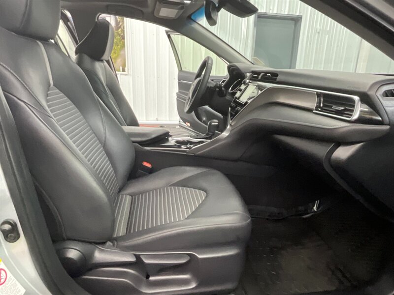 2018 Toyota Camry   - Photo 17 - Gladstone, OR 97027