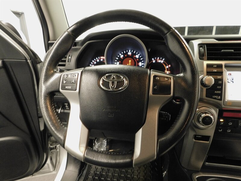 2013 Toyota 4Runner Limited 4X4 / 3RD RO   - Photo 28 - Gladstone, OR 97027