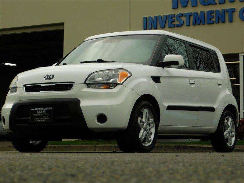 2010 Kia Soul Sport Wagon 4-Door/ Automatic / 4-Cyl / Clean Titl