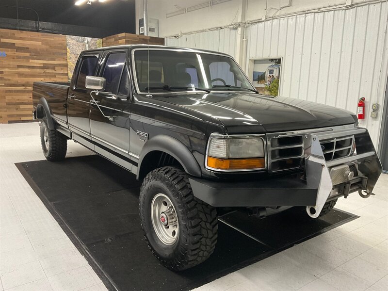 1994 Ford F-350 XLT Crew Cab 4X4 7.3L TURBO DIESEL / 1-OWNER  / LOCAL TRUCK / RUST FREE / Excel Cond / LONG BED / 179,000 MILES - Photo 2 - Gladstone, OR 97027