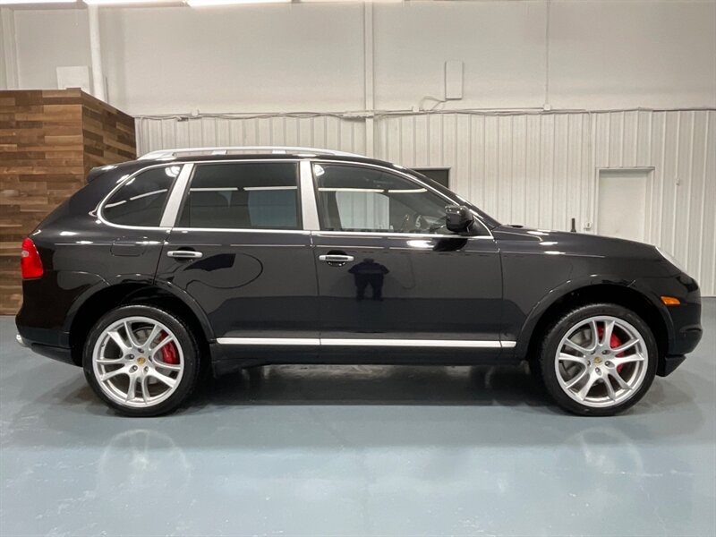 2008 Porsche Cayenne Turbo AWD / 4.8L V8 TwinTurbo / ONLY 75K MILES  / BRAND NEW TIRES / Navigation & Backup Camera / Heated Leather Seats / DIFFERENTIAL LOCKS / BEAUTIFUL CONDITION - Photo 4 - Gladstone, OR 97027