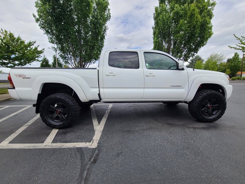 2007 Toyota Tacoma DOUBLE CAB / LONG BED / 4X4 / TRD SPORT / V6 4.0L  / 2-OWNER / BRAND NEW LIFT / BRAND NEW TIRES - Photo 4 - Portland, OR 97217