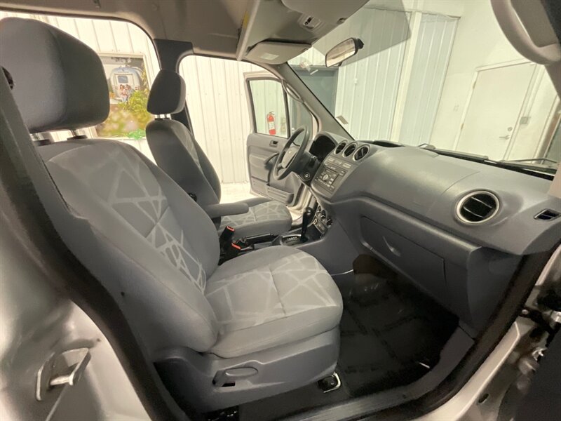 2010 Ford Transit Connect Wagon XLT Passenger Van / 2.0L 4Cyl / 36,000 MILES  / LOCAL VAN / Excel Condition / 5-Passenger w/ CARGO AREA - Photo 13 - Gladstone, OR 97027