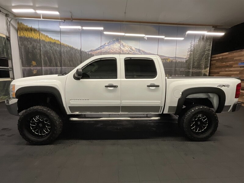 2012 Chevrolet Silverado 1500 LT Crew Cab 4X4 / 5.3L V8 / LIFTED LIFTED  35 " MUD TIRES & 20 " XD WHEELS / SHARP & CLEAN !! - Photo 3 - Gladstone, OR 97027