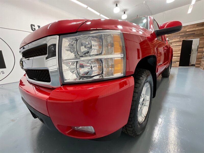 2007 Chevrolet Silverado 1500 LTZ LTZ 4dr Extended Cab 4X4 / 1-OWNER / Z71 OFFRD  / Leather Heated Seats - Photo 53 - Gladstone, OR 97027