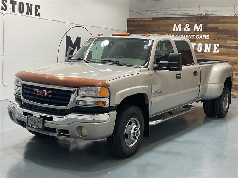 2006 GMC Sierra 3500 SLT Crew Cab 4X4 / 6.6L DURAMAX DIESEL / DUALLY  / Leather Heated Seats / BRAND NEW TIRES / ZERO RUST - Photo 1 - Gladstone, OR 97027