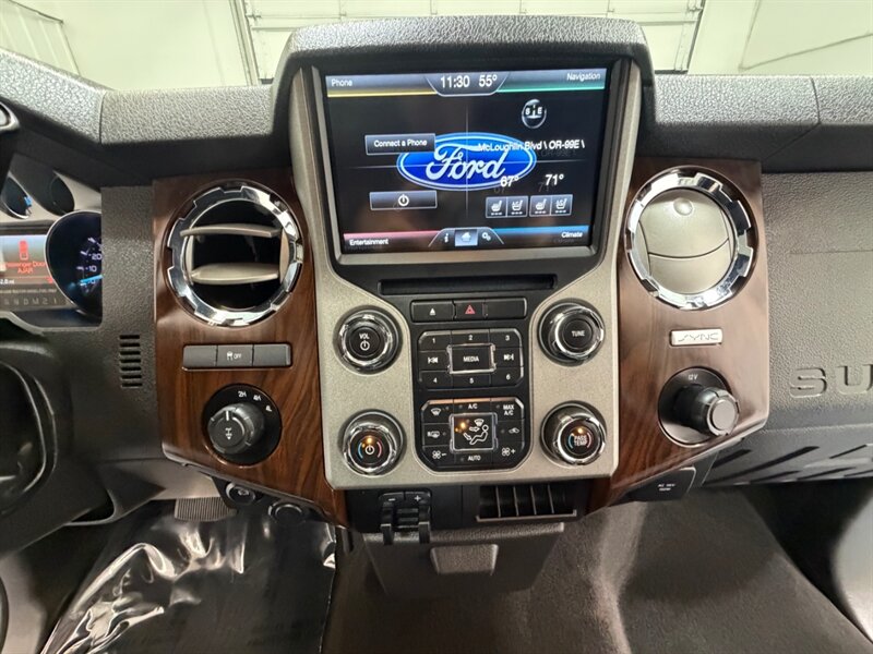 2016 Ford F-350 Lariat F350 Super Duty 4X4 6.7L DIESEL /55K MILES /Heated & Cooled Leather Seats /Sunroof / ZERO RUST - Photo 17 - Gladstone, OR 97027